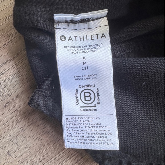 Athleta Women's Farallon Black Shorts - Size Small - Picture 6 of 7